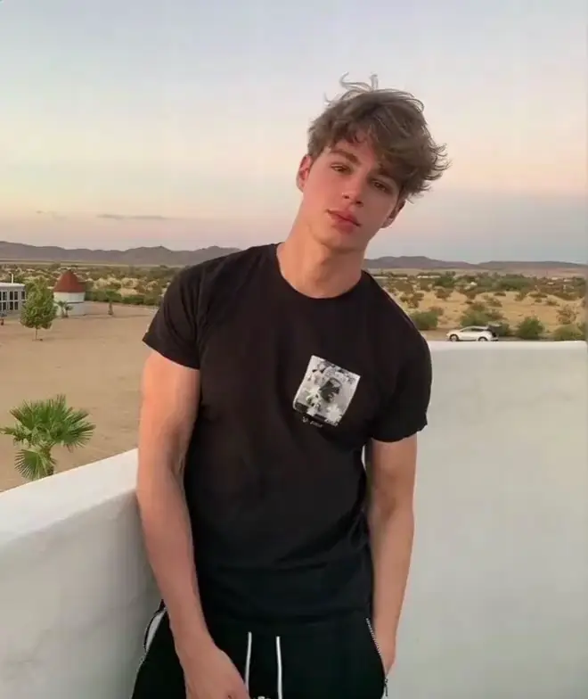 danse de secousse AI homme